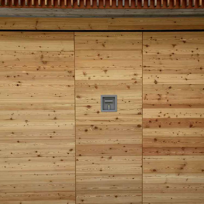 Porta garage basculante in legno.