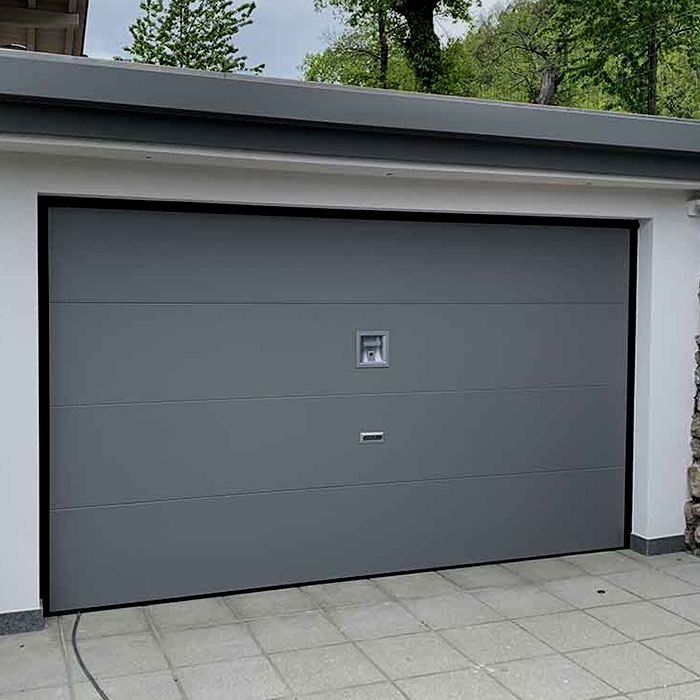 Basculante per garage in laminato.