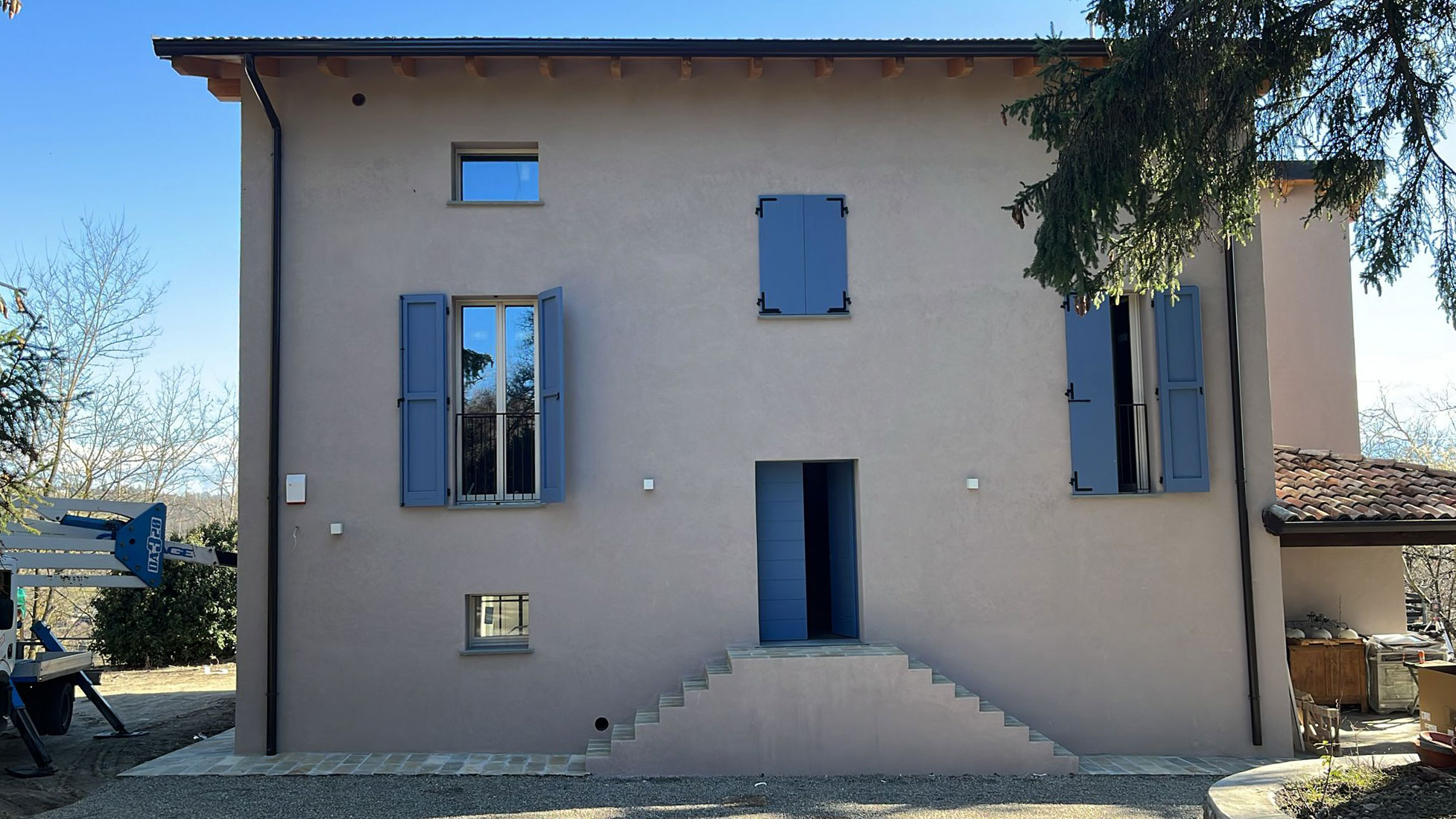 Casa ristrutturata in collina reggiana.